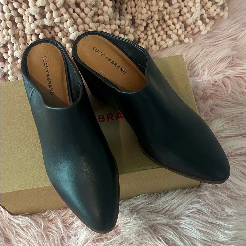 Lucky Brand Women's‎ Black Leather Mules